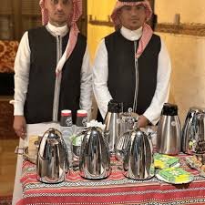 عمال قهوجيين وصبابين داخل الدمام